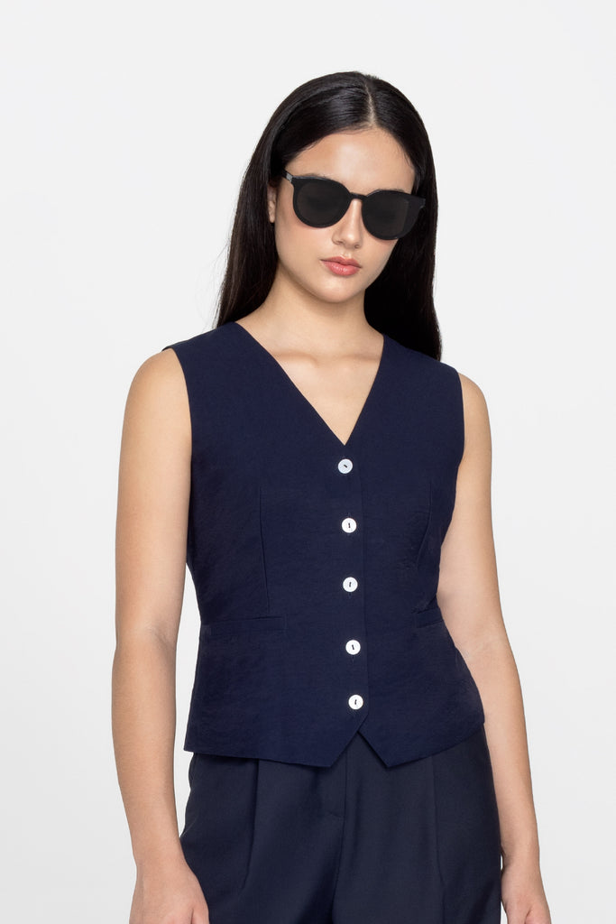 Yacht21, Yacht 21, yacht21, yacht 21, Y21, y21, womenswear, ladieswear, ladies, fashion, clothing, urban resort, workwear, fuss-free, low ironing, casual, easy, versatile, comfortable, minimal, classic, staple, top, sleeveless, navy blue, button down, Maurice Tailored Button Down Vest