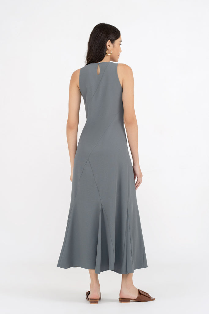 Yacht21, Yacht 21, yacht21, yacht 21, Y21, y21, womenswear, ladieswear, ladies, fashion, clothing, fuss-free, low ironing, casual, easy, versatile, comfortable, elegant, feminine, classic, occasion, dress, maxi dress, maxi, sleeveless, minimal, simple, staple, basic, halter neck, black, grey, Rieka Trapeze Maxi Dress in Providence Grey