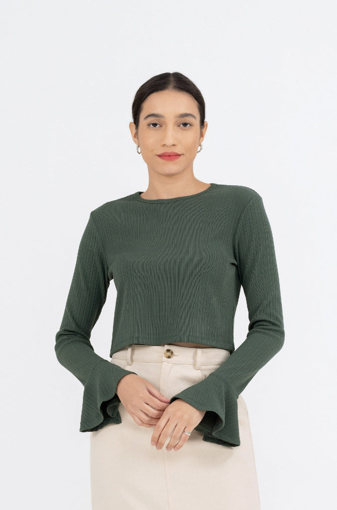 Y21, y21, Yacht21, Yacht 21, yacht21, yacht 21, womenswear, ladieswear, ladies, fashion, clothing, clothes, fuss-free, low ironing, casual, easy, versatile, classic, basic, staple, simple, minimal, comfortable, top, textured, knit, sleeves, relaxed, green, black, Maliya Bell Sleeve Top in Castleton Green