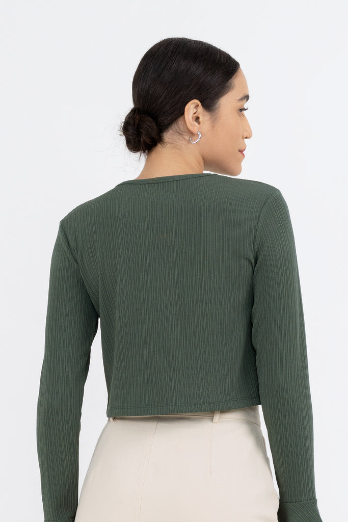 Y21, y21, Yacht21, Yacht 21, yacht21, yacht 21, womenswear, ladieswear, ladies, fashion, clothing, clothes, fuss-free, low ironing, casual, easy, versatile, classic, basic, staple, simple, minimal, comfortable, top, textured, knit, sleeves, relaxed, green, black, Maliya Bell Sleeve Top in Castleton Green