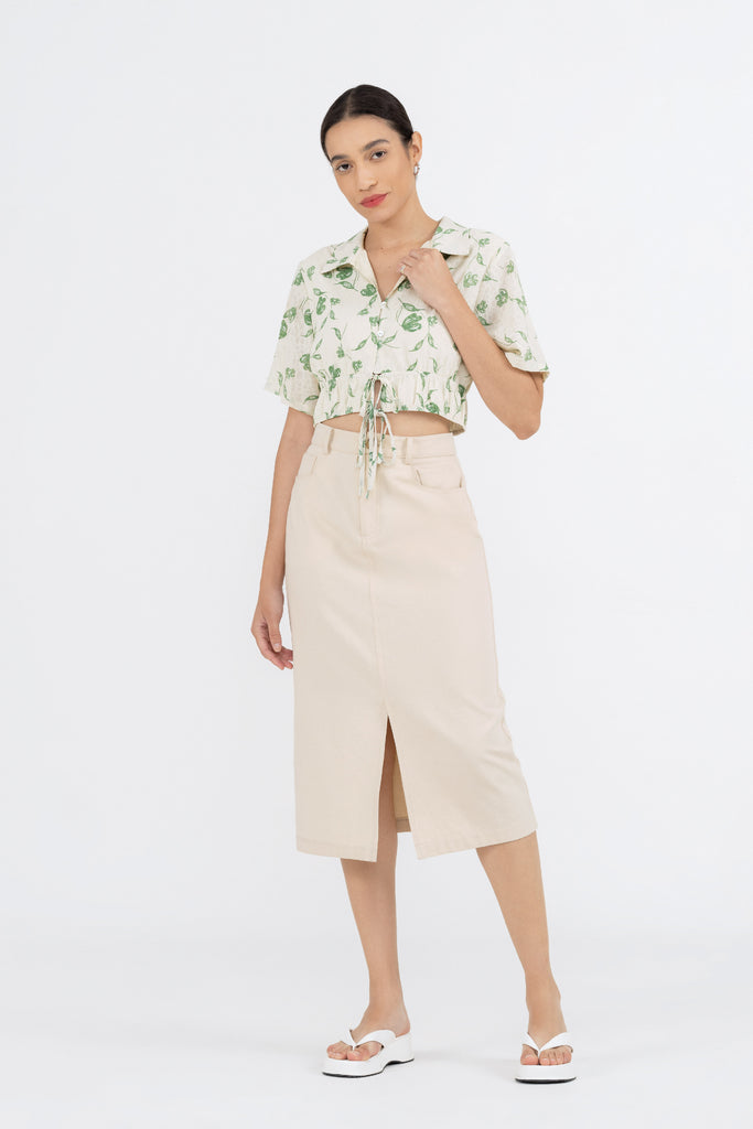 Yacht21, Yacht 21, yacht21, yacht 21, Y21, y21, womenswear, ladieswear, ladies, fashion, clothing, fuss-free, low ironing, casual, easy, versatile, comfortable, sleeves, cropped, airy, lightweight, simple, print, pattern, tropical, floral, top, essential, tie front, beige, Heidi Tie Front Sleeved Top in Beige