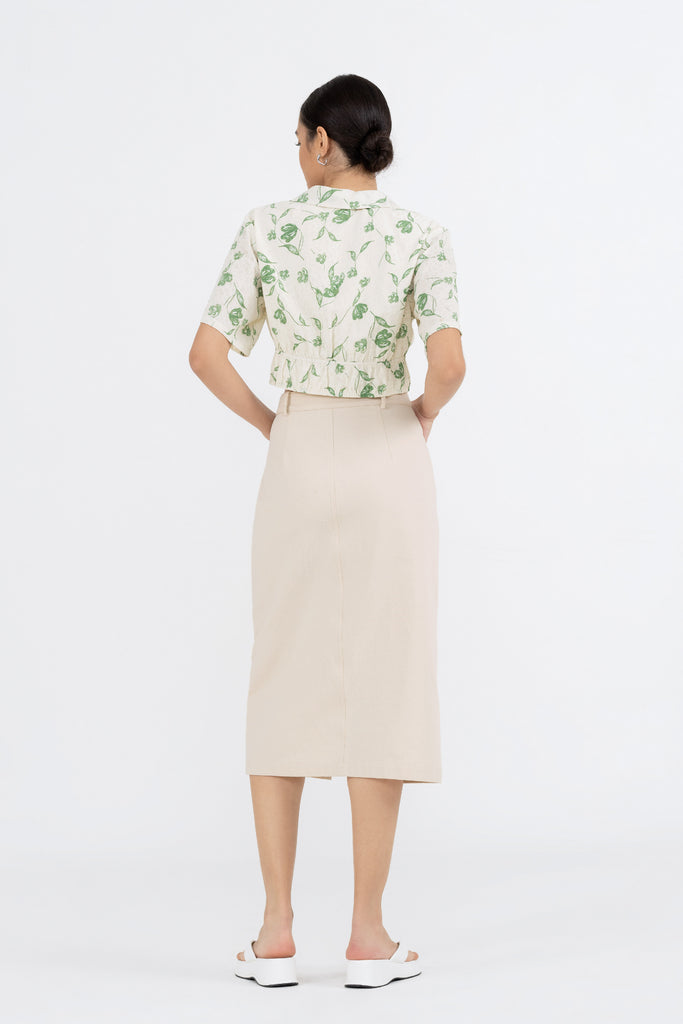 Yacht21, Yacht 21, yacht21, yacht 21, Y21, y21, womenswear, ladieswear, ladies, fashion, clothing, fuss-free, low ironing, casual, easy, versatile, comfortable, sleeves, cropped, airy, lightweight, simple, print, pattern, tropical, floral, top, essential, tie front, beige, Heidi Tie Front Sleeved Top in Beige
