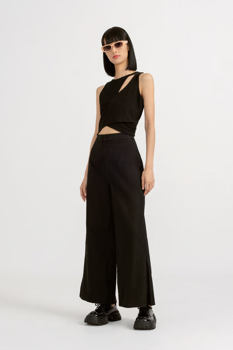 Yacht21, Yacht 21, yacht21, yacht 21, Y21, y21, Grey Evolution, The Modern Muse, collaboration, womenswear, ladieswear, ladies, fashion, clothing, clothes, casual, easy, versatile, classic, basic, staple, simple, minimal, comfortable, knitwear, cut-out, top, sleeveless, black, purple, beige, Joan Cut Out Fitted Knit Top in Jet Black