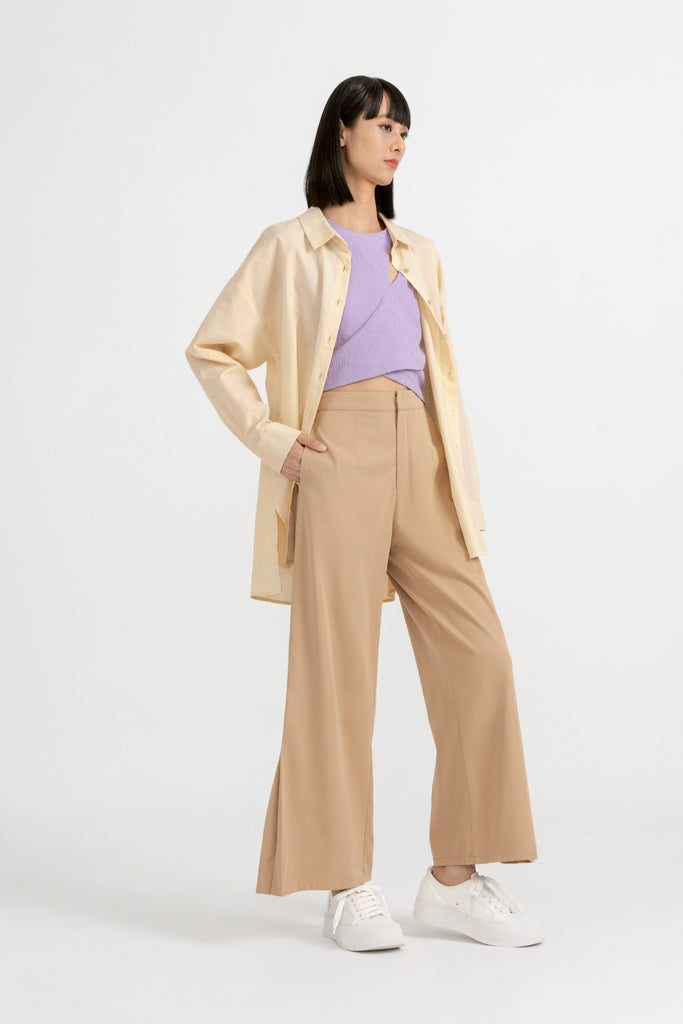 Yacht21, Yacht 21, yacht21, yacht 21, Y21, y21, Grey Evolution, The Modern Muse, collaboration, womenswear, ladieswear, ladies, fashion, clothing, casual, easy, versatile, comfortable, classic, basic, top, minimalistic, linen, button down, sleeves, beige, purple, comfy, high-low, Byron Oversized Linen Shirt in Ivory Beige