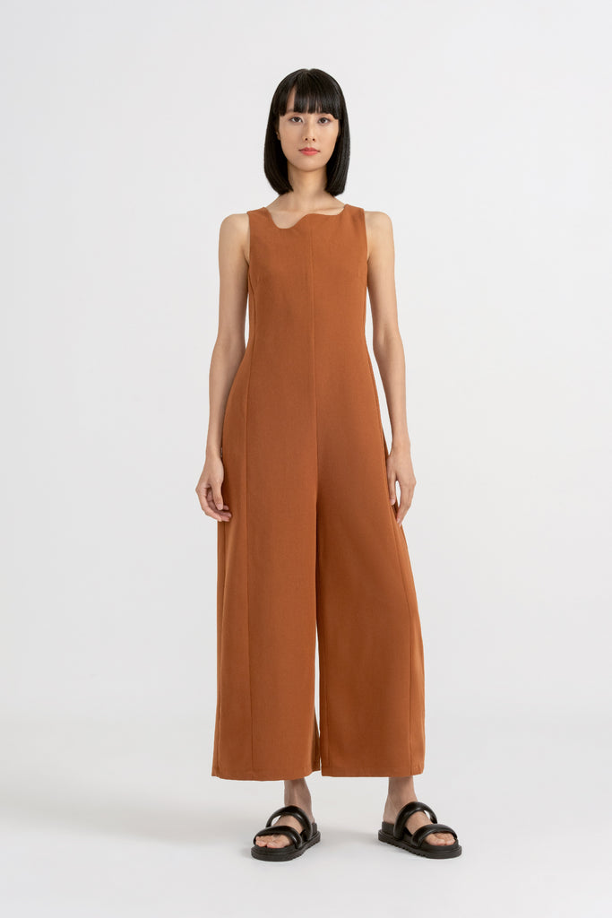 Yacht21, Yacht 21, yacht21, yacht 21, Y21, y21, womenswear, ladieswear, ladies, fashion, clothing, urban resort, workwear, fuss-free, low ironing, casual, easy, versatile, comfortable, occasion, sleeveless, staple, classic, minimal, simple, asymmetrical, neckline, pockets, jumpsuit, brown, Noemie Wide Leg Jumpsuit