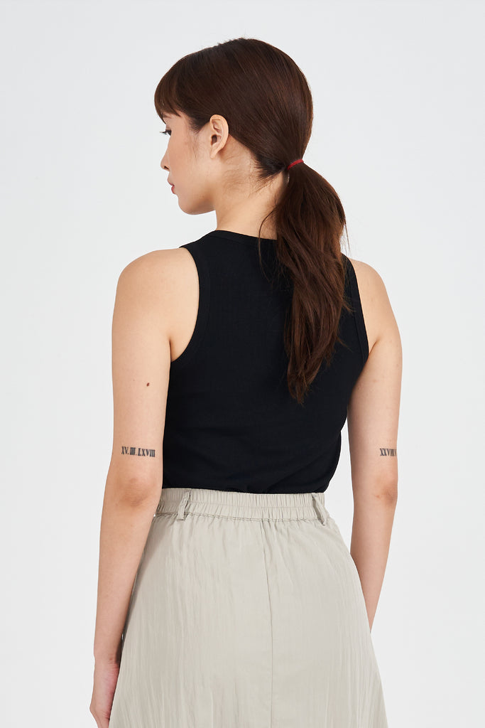 Yacht21, Yacht 21, yacht21, yacht 21, Y21, y21, womenswear, ladieswear, ladies, fashion, clothing, urban resort, casual, easy, versatile, comfortable, classic, basic, top, cotton blend, sleeveless, staple, classic, minimal, simple, halter, styling, tank top, logo, black, Gabby Racer Tank Top in Black