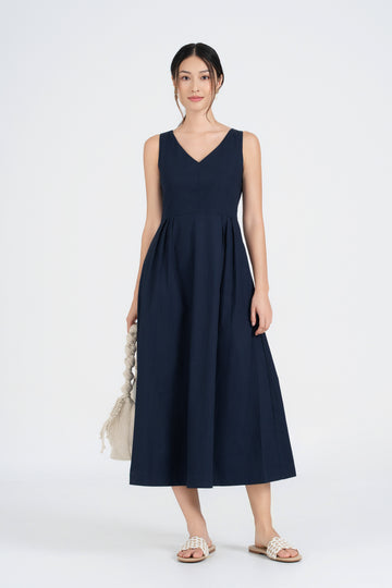 Yacht21, Yacht 21, yacht21, yacht 21, Y21, y21, womenswear, ladieswear, ladies, fashion, clothing, the cotton edit, vacation, holiday, occasion, versatile, comfortable, elegant, feminine, sweet, classic, dress, long dress, midi dress, lightweight, breathable, cotton, pockets, sleeveless, spring, navy blue, Abigail Cotton Midi Dress in Serene Blue