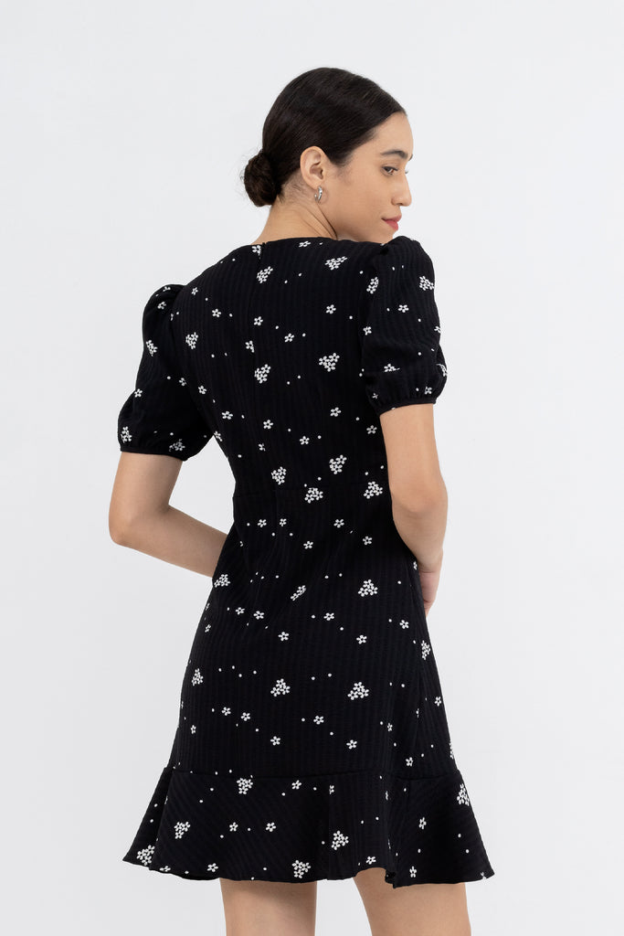 Yacht21, Yacht 21, yacht21, yacht 21, Y21, y21, womenswear, ladieswear, ladies, fashion, clothing, fuss-free, low ironing, wrinkle resistant, casual, easy, versatile, comfortable, prints, printed, pattern, flora, elegant, feminine, sweet, classic, dress, short dress, a-line, v-neck, puff sleeves, delicate, black, summer, Marciel Puff Sleeve Wrap Dress