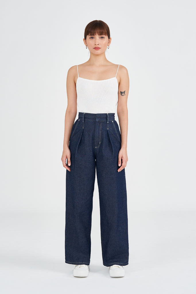 Yacht21, Yacht 21, yacht21, yacht 21, Y21, y21, womenswear, ladieswear, ladies, fashion, clothing, urban wardrobe, casual, fuss-free, low ironing, casual, easy, versatile, comfortable, classic, basic, staple, classic, minimal, high waisted, simple, pants, bottoms, styling, blue, denim, jeans, pockets, Emmett Denim High Waisted Jeans
