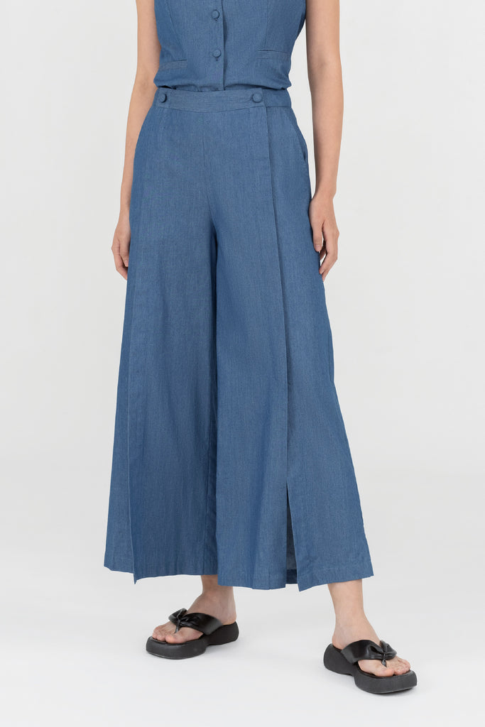 Yacht21, Yacht 21, yacht21, yacht 21, Y21, y21, womenswear, ladieswear, ladies, fashion, clothing, casual, easy, versatile, comfortable, classic, basic, pants, bottoms, slit hem, wide-leg, blue, easy, easy to match, pockets, sleek, Latimer Front Slit Wide-Leg Pants