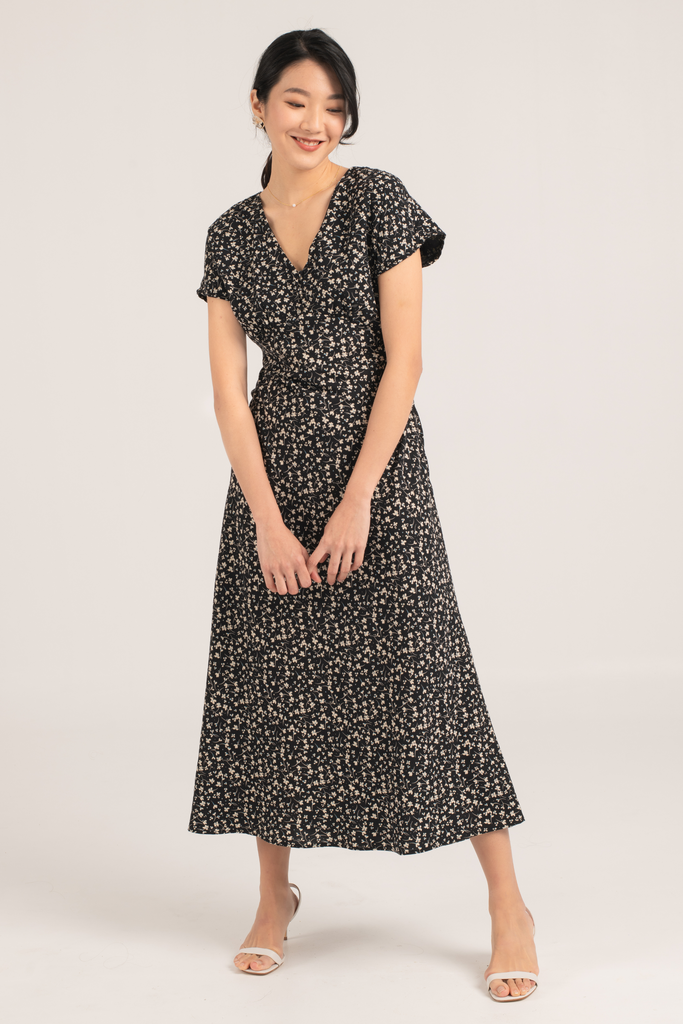 Florencia Printed Maxi Dress in Black - yacht 21 - women ladies clothing fashion - short sleeves , v-neckline , midaxi , maxi dress , floral , flowers , flare , a-line , loose fit , casual , date night , fuss free , wrinkle free , low ironing , black dress , long dress
