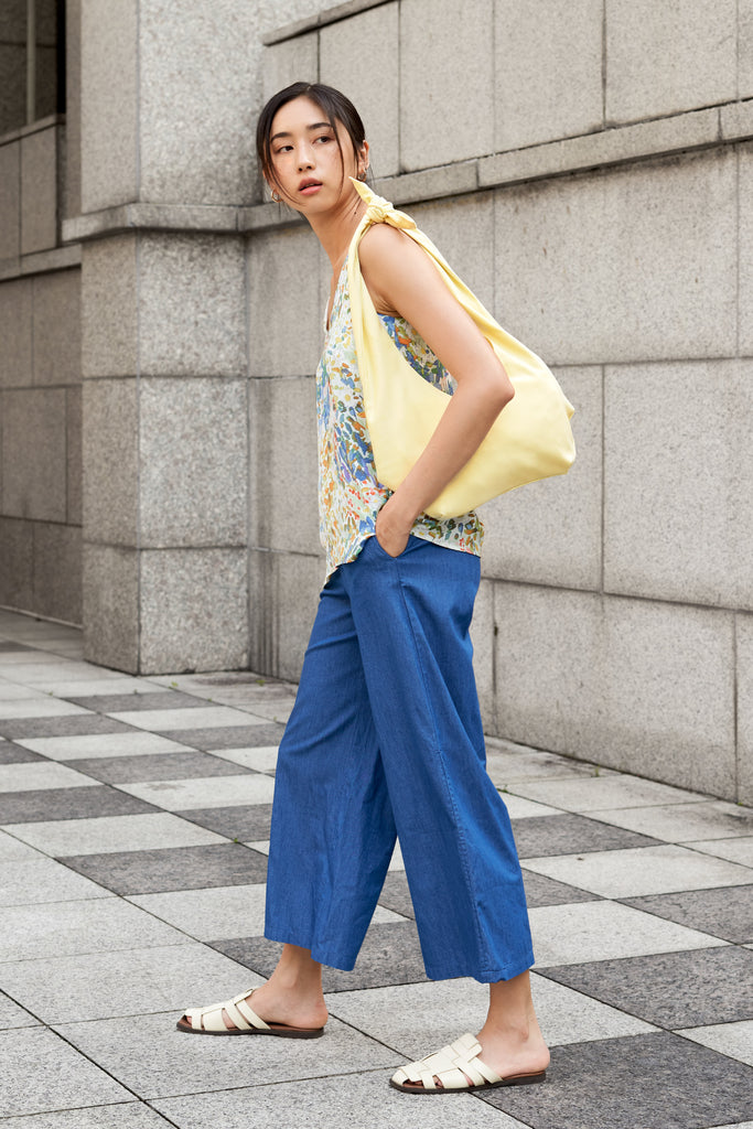 Yacht21, Yacht 21, yacht21, yacht 21, Y21, y21, womenswear, ladieswear, ladies, fashion, clothing, bagel, bag, fuss-free, casual, versatile, practical, effortless, carryall, fuss-free, easy storage, ways to tie, different, simple, style, sunny, yellow, Bagel Bag in Yellow