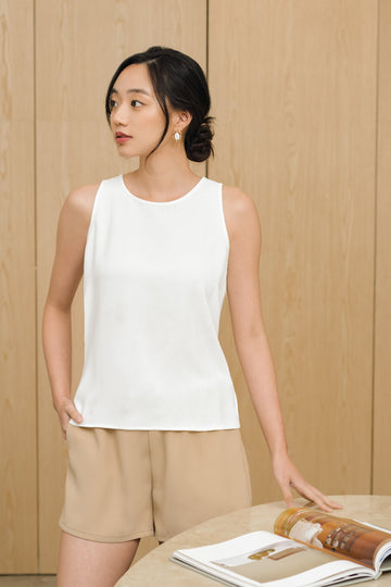 Yacht21, Yacht 21, yacht21, yacht 21, Y21, y21, womenswear, ladieswear, ladies, fashion, clothing, fuss-free, low ironing, casual, easy, versatile, comfortable, classic, basic, top, sleeveless, staple, classic, minimal, simple, relaxed, tie back, detail, design, white, Feon Twist Back Top