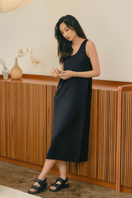 Yacht21, Yacht 21, yacht21, yacht 21, Y21, y21, womenswear, ladieswear, ladies, fashion, clothing,  fuss-free, low ironing, casual, easy, versatile, comfortable, elegant, feminine, classic, dress, midi dress, sleeveless, pockets, minimal, simple, staple, basic, navy blue, blue, Catherine Midi Dress in Navy Blue