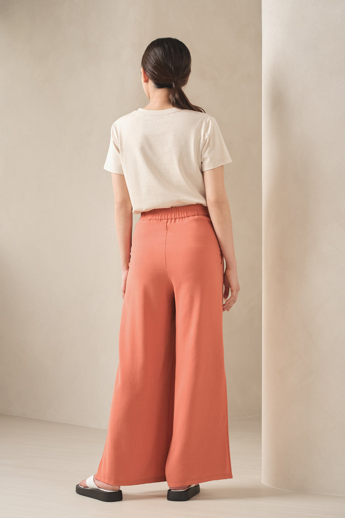 Yacht21, Yacht 21, yacht21, yacht 21, Y21, y21, womenswear, ladieswear, ladies, fashion, clothing,  fuss-free, low ironing, wrinkle free, casual, easy, versatile, comfortable, tshirt, t-shirt, top, embroidery, optimist, short sleeves, sleeves, Carina Basic T-Shirt in Navy Beige