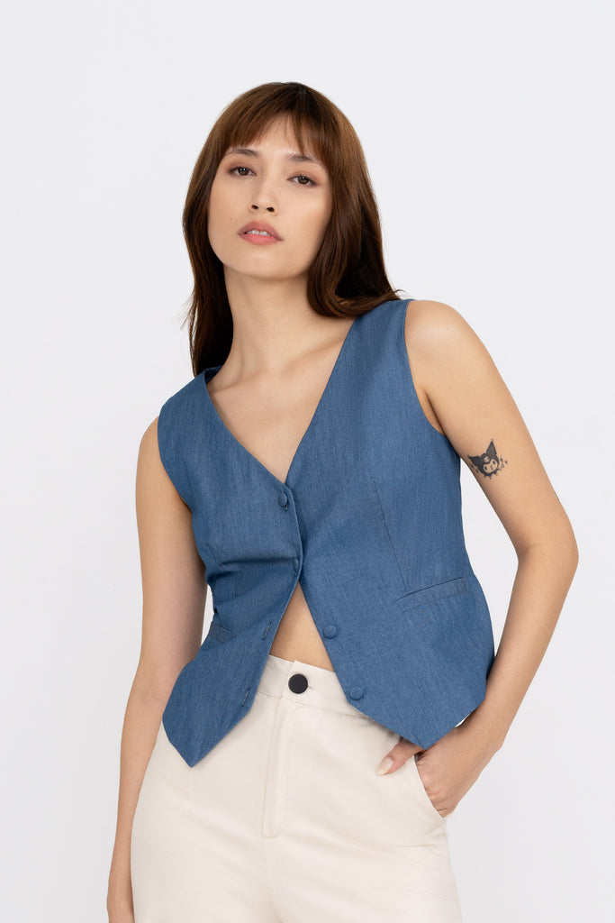 Yacht21, Yacht 21, yacht21, yacht 21, Y21, y21, womenswear, ladieswear, ladies, fashion, clothing, fuss-free, low ironing, casual, easy, versatile, comfortable, classic, basic, top, sleeveless, staple, classic, minimal, simple, vest, styling, blue, button, Macy Button Down Vest Top