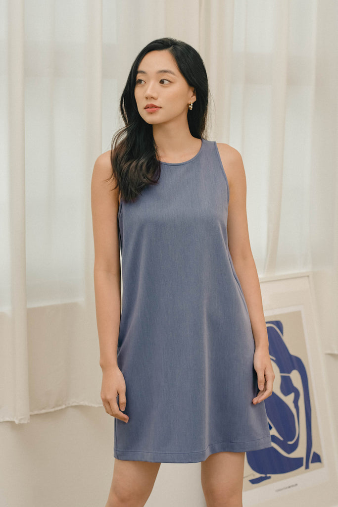 Yacht21, Yacht 21, yacht21, yacht 21, Y21, y21, womenswear, ladieswear, ladies, fashion, clothing,  fuss-free, low ironing, wrinkle resistant, casual, easy, versatile, comfortable, simple, minimal, feminine, classic, dress, short dress, shift dress, sleeveless, pockets, blue, Korey Sleeveless Shift Dress