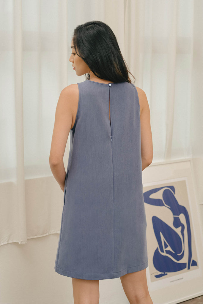 Yacht21, Yacht 21, yacht21, yacht 21, Y21, y21, womenswear, ladieswear, ladies, fashion, clothing,  fuss-free, low ironing, wrinkle resistant, casual, easy, versatile, comfortable, simple, minimal, feminine, classic, dress, short dress, shift dress, sleeveless, pockets, blue, Korey Sleeveless Shift Dress