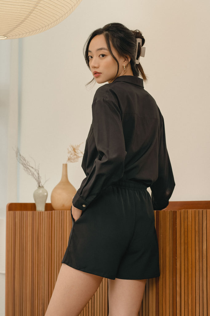 Y21, y21, Yacht21, Yacht 21, yacht21, yacht 21, womenswear, ladieswear, ladies, fashion, clothing, clothes, fuss-free, low ironing, casual, easy, versatile, classic, basic, staple, simple, minimal, comfortable, shorts, pockets, home, loungewear, relaxed, wfh, laidback, black, sand, brown, Kalene Relaxed Shorts in Black