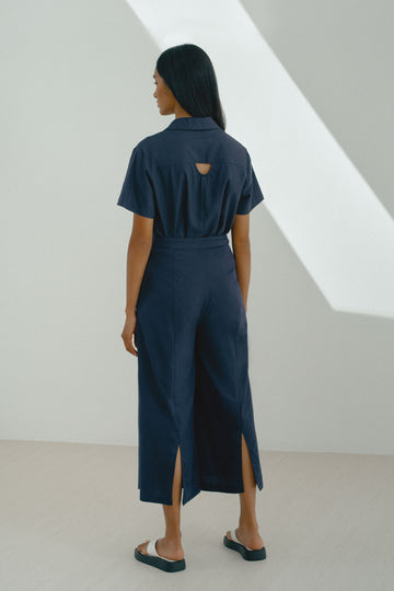 Yacht21, Yacht 21, yacht21, yacht 21, Y21, y21, womenswear, ladieswear, ladies, fashion, clothing, Y21 x grey_evolution, The Ageless Capsule Wardrobe, collaboration, bottoms, pants, slit hem, wide-leg, cotton, pockets, navy, blue, versatile, classic, timeless, minimalistic, contemporary, Back Slit Cotton Pants