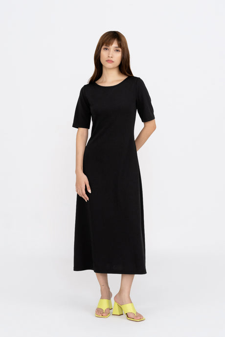 Yacht21, Yacht 21, yacht21, yacht 21, Y21, y21, womenswear, ladieswear, ladies, fashion, clothing, fuss-free, low ironing, casual, easy, versatile, comfortable, elegant, feminine, classic, dress, midi dress, long dress, sleeveless, adjustable, straps, minimal, simple, staple, basic, seasonless, knitwear, cut-out, black, Jacintha Cut-out Back Midi Dress