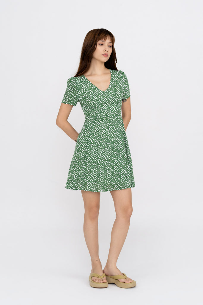 Yacht21, Yacht 21, yacht21, yacht 21, Y21, y21, womenswear, ladieswear, ladies, fashion, clothing, fuss-free, low ironing, casual, easy, versatile, comfortable, sleeves, floral, print, pattern, airy, light, lightweight, dress, short dress, simple, green, Quinlivan Floral Printed Mini Dress in Shamrock Green