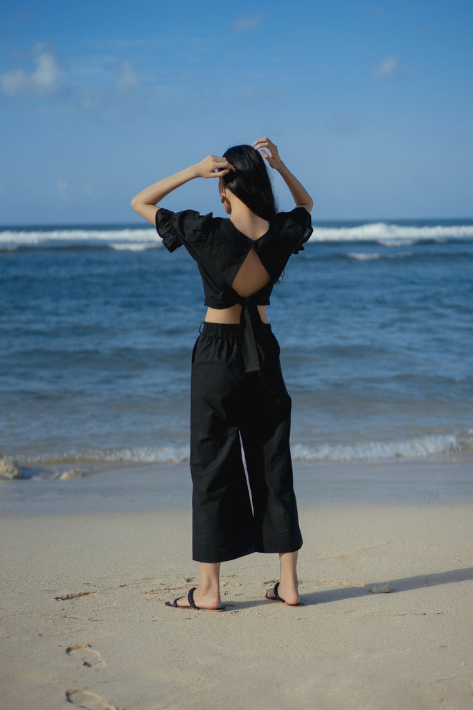 barbara culottes in black and green - yacht 21 - women / ladies clothing fashion - pants , midaxi , midi , casual , summer , holiday , vacation , vacay , beach vibes , urban resort wear , cruise wear , pockets 