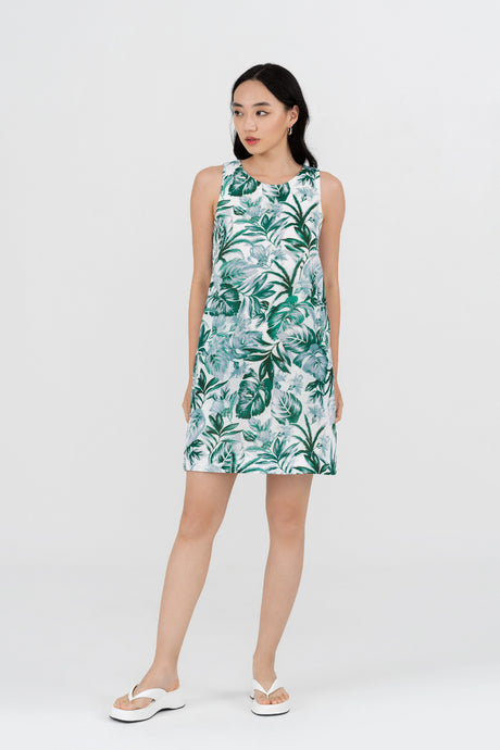 Yacht21, Yacht 21, yacht21, yacht 21, Y21, y21, womenswear, ladieswear, ladies, fashion, clothing, fuss-free, low ironing, casual, easy, versatile, comfortable, simple, minimal, feminine, classic, dress, short dress, shift dress, sleeveless, pockets, print, pattern, tropical, summer, bright, green, white, Wincheska Baroque Shift Dress in Parakeet Green