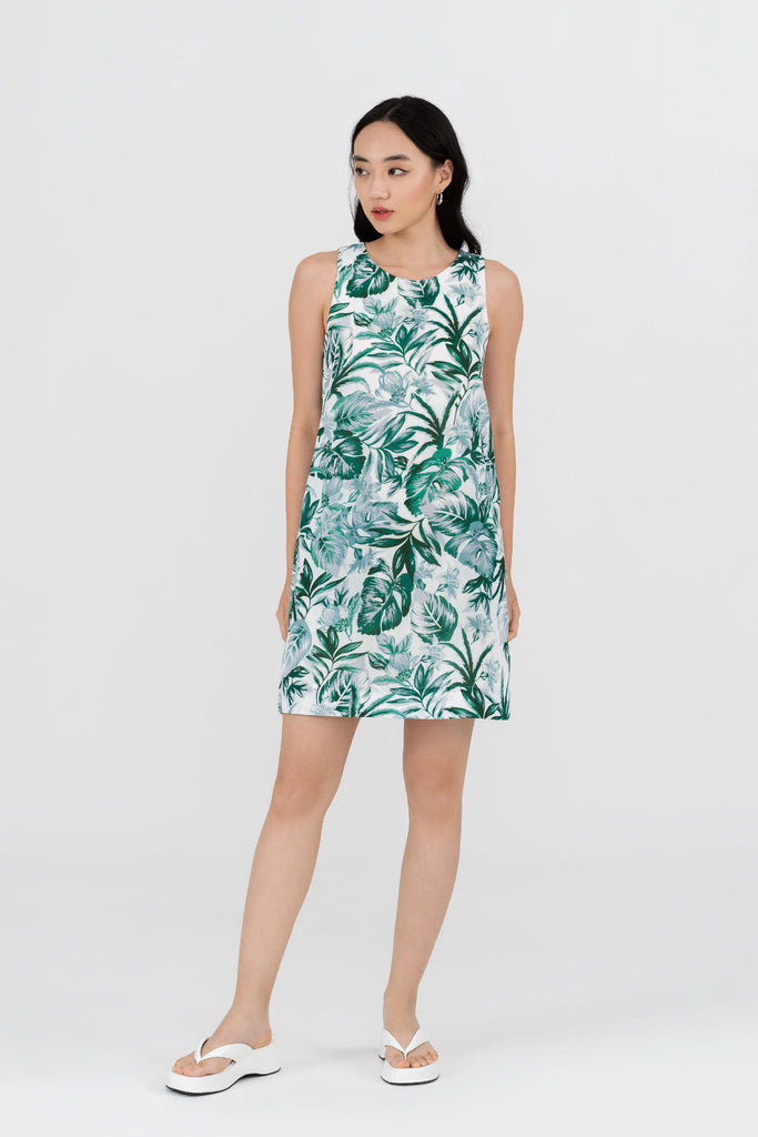 Yacht21, Yacht 21, yacht21, yacht 21, Y21, y21, womenswear, ladieswear, ladies, fashion, clothing, fuss-free, low ironing, casual, easy, versatile, comfortable, simple, minimal, feminine, classic, dress, short dress, shift dress, sleeveless, pockets, print, pattern, tropical, summer, bright, green, white, Wincheska Baroque Shift Dress in Parakeet Green