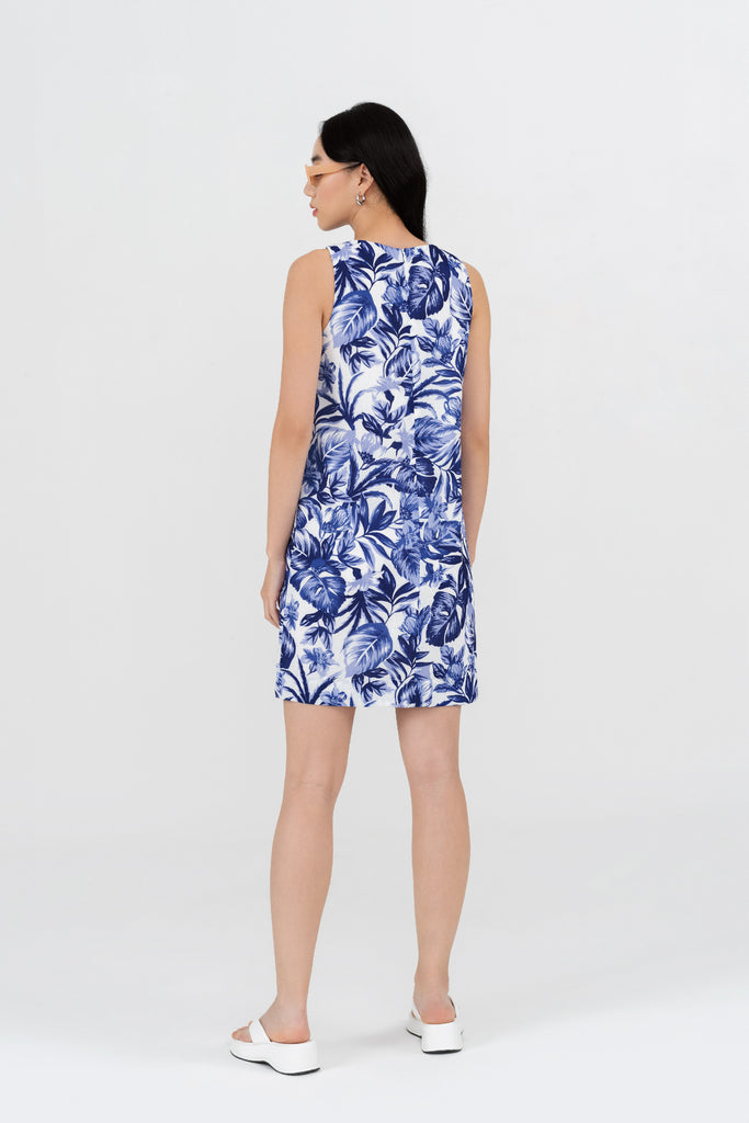 Yacht21, Yacht 21, yacht21, yacht 21, Y21, y21, womenswear, ladieswear, ladies, fashion, clothing, fuss-free, low ironing, casual, easy, versatile, comfortable, simple, minimal, feminine, classic, dress, short dress, shift dress, sleeveless, pockets, print, pattern, tropical, summer, bright, purple, white, Wincheska Baroque Shift Dress in Cornflower Purple