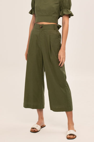 barbara culottes in black and green - yacht 21 - women / ladies clothing fashion - pants , midaxi , midi , casual , summer , holiday , vacation , vacay , beach vibes , urban resort wear , cruise wear , pockets 