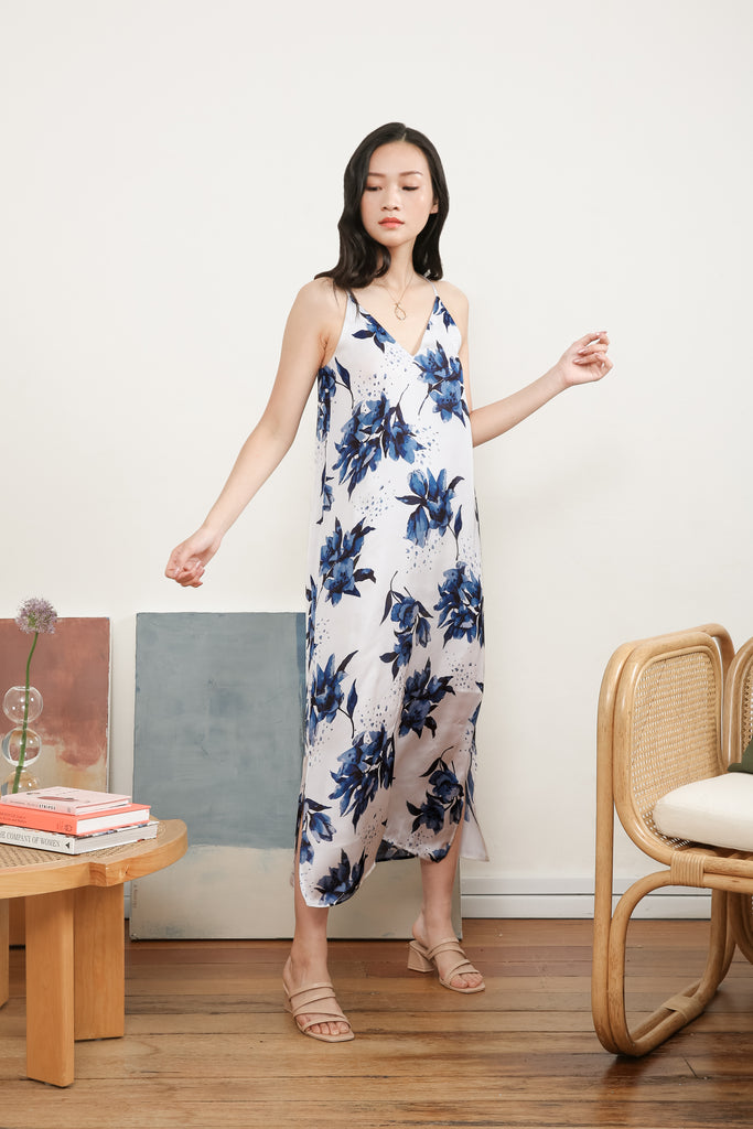 Ivy Printed Maxi Slip Dress - yacht 21 - y21 - women ladies fashion clothing - maxi dress , floral , flowers , black and white , blue and white , sleeveless , midaxi , casual , summer , holiday , urban resort wear , fuss free , wrinkle free , low ironing