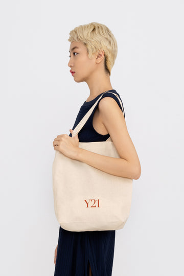 Yacht21, Yacht 21, yacht21, yacht 21, Y21, y21, womenswear, ladieswear, ladies, fashion, clothing, eco, bag, tote, fuss-free, casual, versatile, practical, effortless, carryall, fuss-free, easy storage, carryall, different, simple, style, sleek, beige, Y21 Eco Carryall